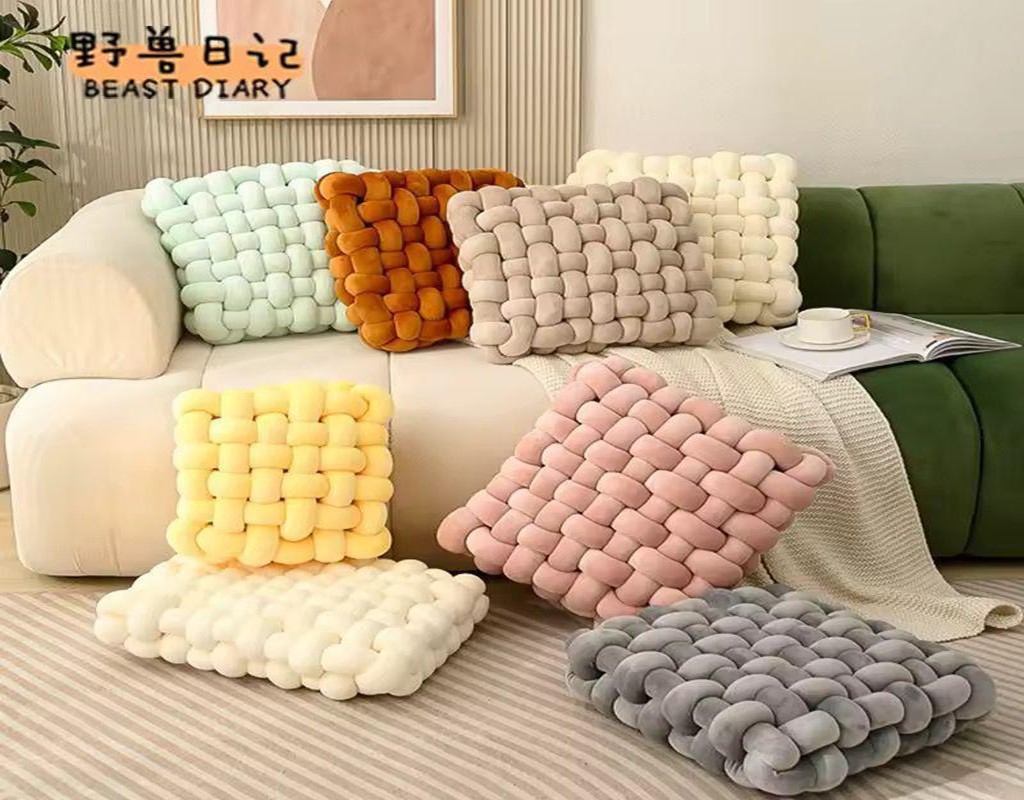 Knot Pillow